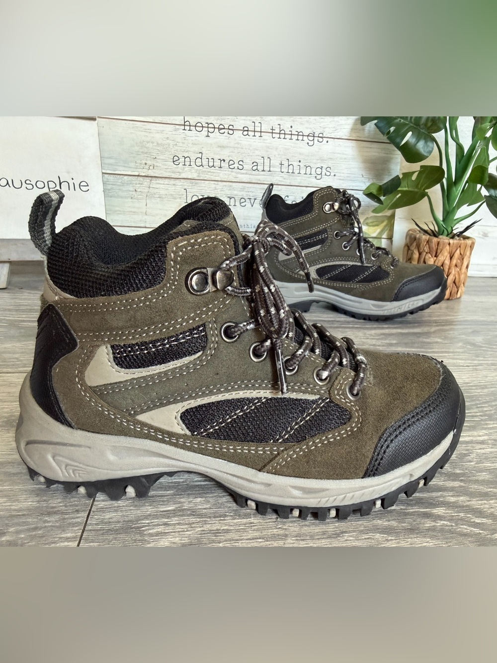 Denali Kids Olive Green and Black Hiking Boots